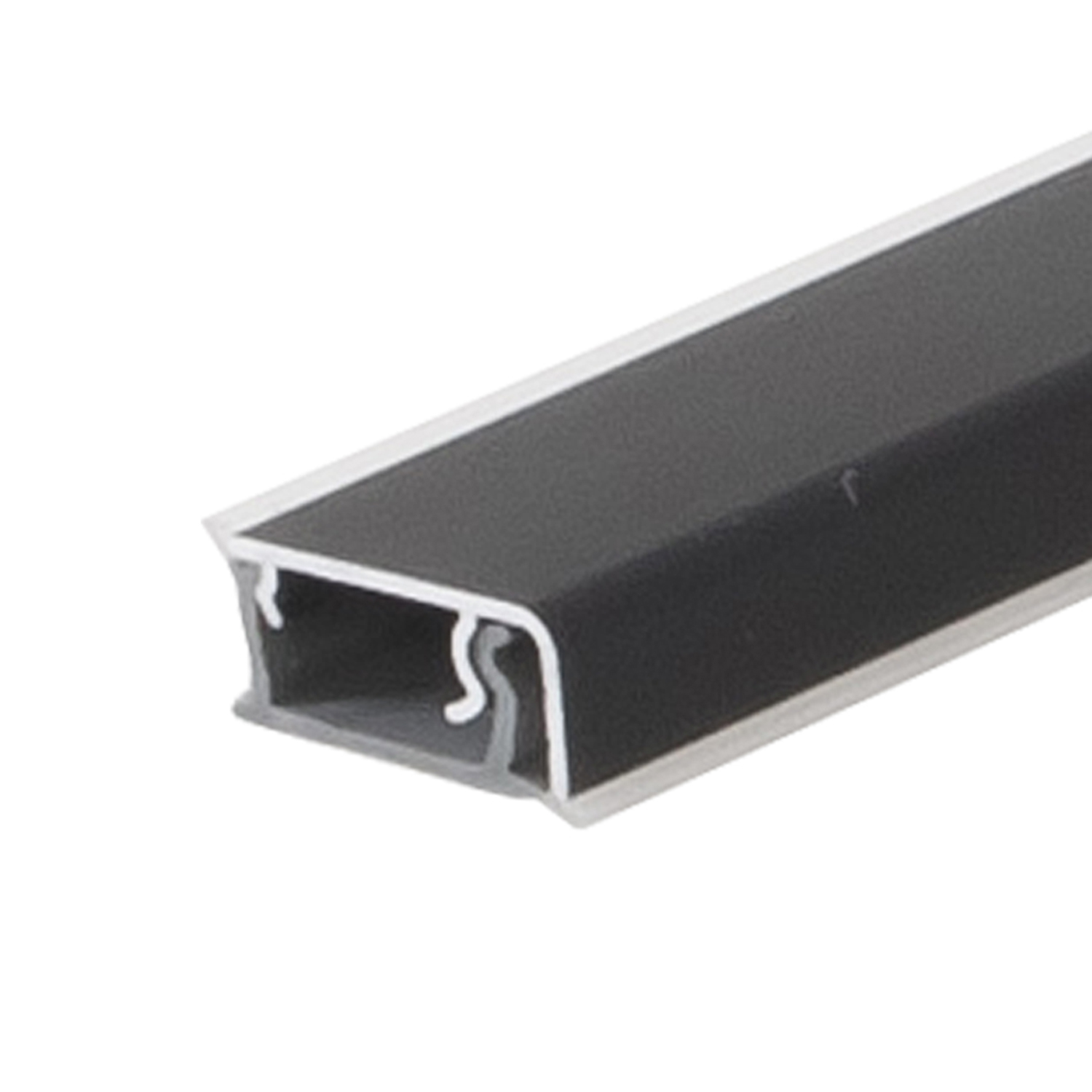 Профиль пристен. пласт.12х25мм с алюм.накладкой,чёрный Профиль пристен. пласт.12х25мм с алюм.накладкой,чёрный