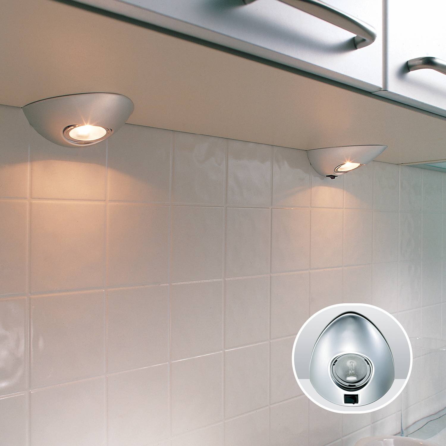 К-т из 3-х свет-ов алюм.,трансф.,проводов с выкл., креп.комп К-т из 3-х свет-ов алюм.,трансф.,проводов с выкл., креп.комп